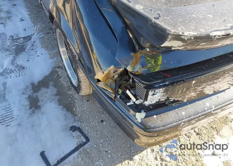 1990 Ford Mustang Gt/Cobra Gt z USA, uszkodzony, nr VIN 1FACP42E2LF112055